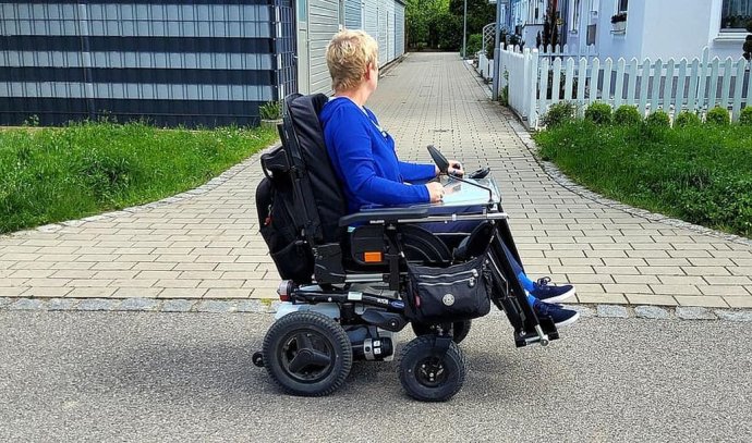 В России запретят госзакупки импортных инвалидных колясок